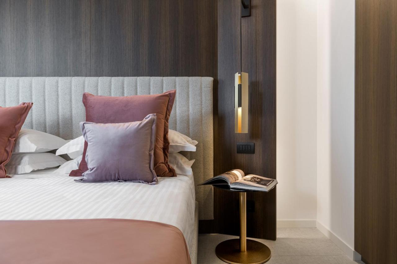 We Me Suite Hotel Riccione Eksteriør billede