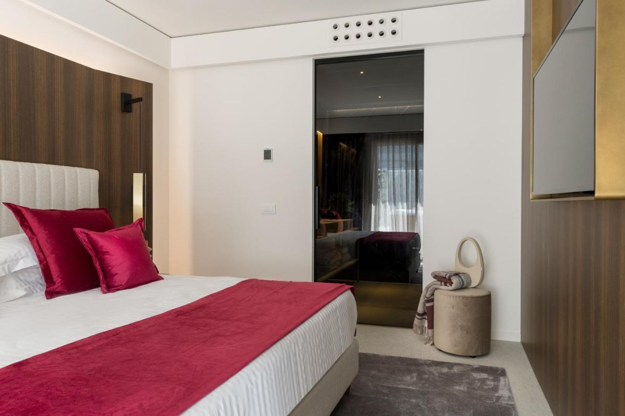 We Me Suite Hotel Riccione Eksteriør billede