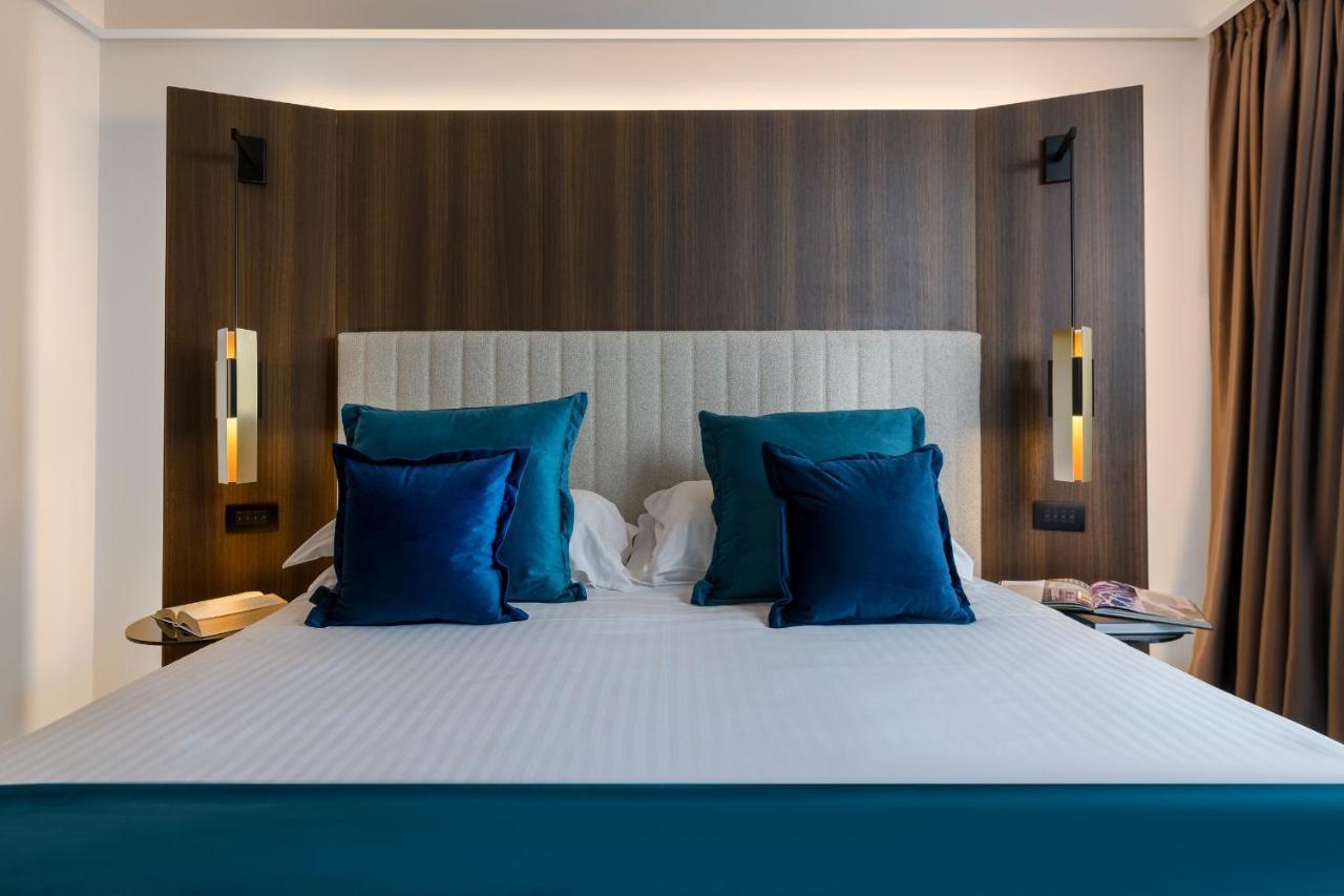 We Me Suite Hotel Riccione Eksteriør billede